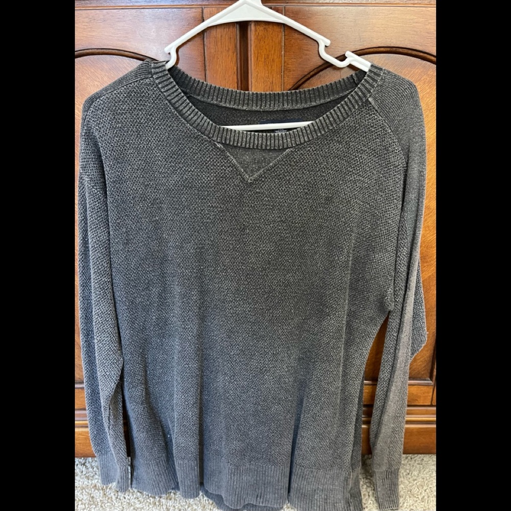 American Eagle. Grey sweater. Size large.